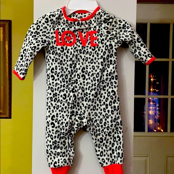 3- 12 month fleece sleepers w/no feet - Picture 2 of 7